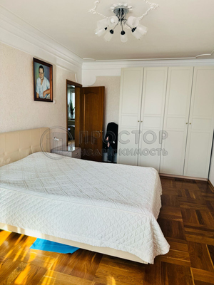 Продам многокомнатную квартиру, Бескудниковский б-р, 2к1, Москва г