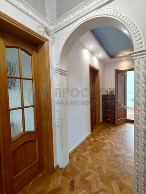 Продам многокомнатную квартиру, Бескудниковский б-р, 2к1, Москва г