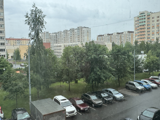Продам однокомнатную (1-комн.) квартиру, Святоозерская ул, 15, Москва г