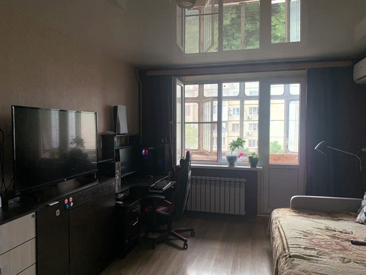 Продам однокомнатную (1-комн.) квартиру, Уральская ул, 148, Краснодар г