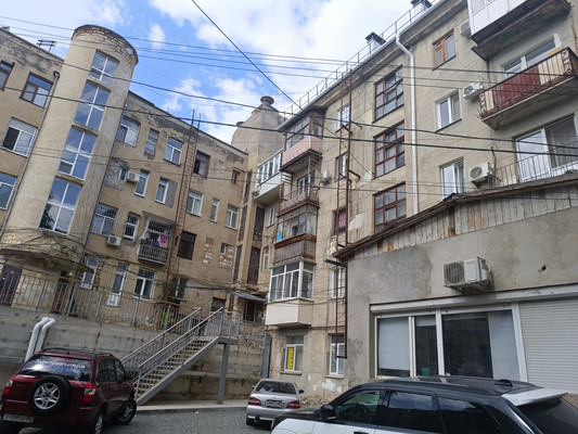 Продам двухкомнатную (2-комн.) квартиру, Шмидта пер, 3, Симферополь г