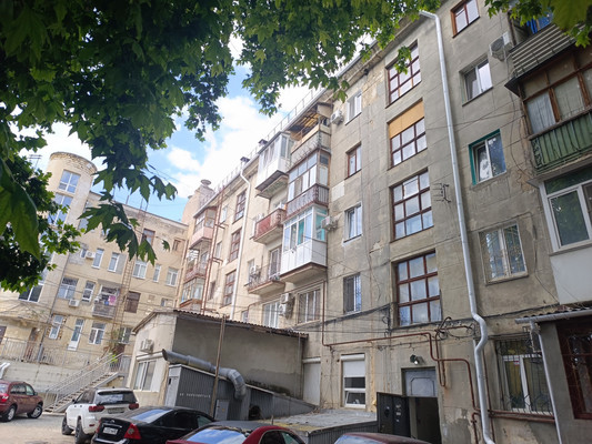 Продам двухкомнатную (2-комн.) квартиру, Шмидта пер, 3, Симферополь г