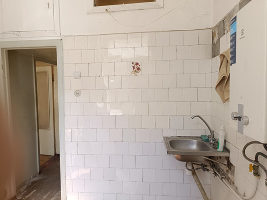 Продам двухкомнатную (2-комн.) квартиру, Шмидта пер, 3, Симферополь г