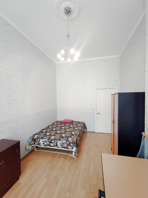 Продам трехкомнатную (3-комн.) квартиру, Рубинштейна ул, 11, Санкт-Петербург г