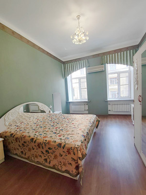Продам трехкомнатную (3-комн.) квартиру, Рубинштейна ул, 11, Санкт-Петербург г