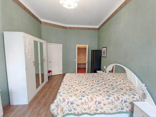 Продам трехкомнатную (3-комн.) квартиру, Рубинштейна ул, 11, Санкт-Петербург г