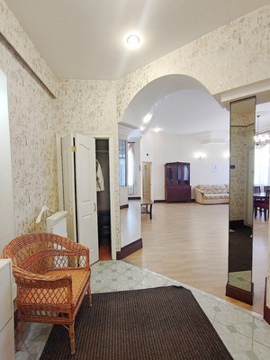 Продам трехкомнатную (3-комн.) квартиру, Рубинштейна ул, 11, Санкт-Петербург г