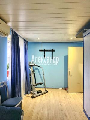 Продам трехкомнатную (3-комн.) квартиру, Героев пр-кт, 6, Кириши г