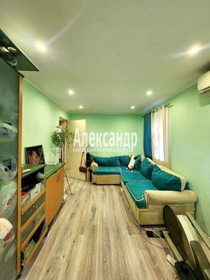 Продам трехкомнатную (3-комн.) квартиру, Героев пр-кт, 6, Кириши г