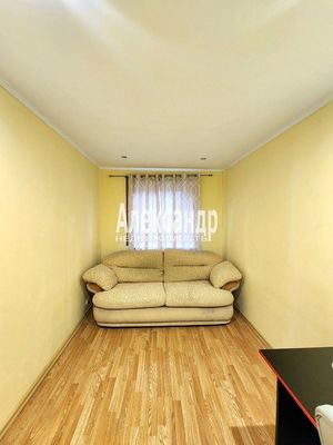 Продам трехкомнатную (3-комн.) квартиру, Героев пр-кт, 6, Кириши г