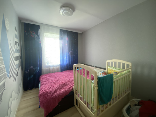 Продам многокомнатную квартиру, Безымянный пер, 1, Нижний Тагил г