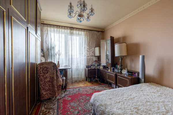 Продам трехкомнатную (3-комн.) квартиру, Херсонская ул, 18, Москва г