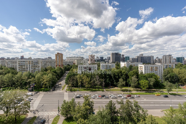 Продам трехкомнатную (3-комн.) квартиру, Херсонская ул, 18, Москва г