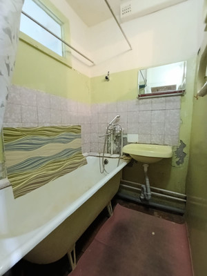 Продам двухкомнатную (2-комн.) квартиру, Балакинская ул, 18, Нижний Тагил г
