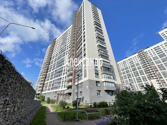 Продам двухкомнатную (2-комн.) квартиру, Екатерининская ул, 2, Мурино п