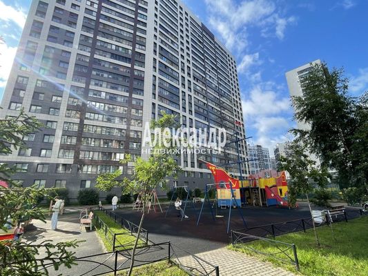 Продам двухкомнатную (2-комн.) квартиру, Екатерининская ул, 2, Мурино п