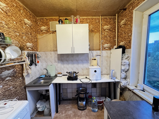 Продам трехкомнатную (3-комн.) квартиру, Красного Маяка ул, 13к2, Москва г