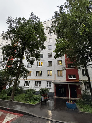 Продам трехкомнатную (3-комн.) квартиру, Красного Маяка ул, 13к2, Москва г