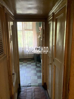 Продам трехкомнатную (3-комн.) квартиру, Краснопутиловская ул, 10, Санкт-Петербург г