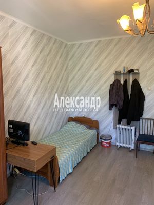 Продам трехкомнатную (3-комн.) квартиру, Краснопутиловская ул, 10, Санкт-Петербург г