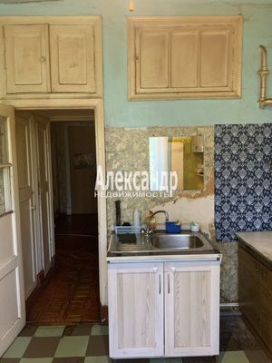 Продам трехкомнатную (3-комн.) квартиру, Краснопутиловская ул, 10, Санкт-Петербург г