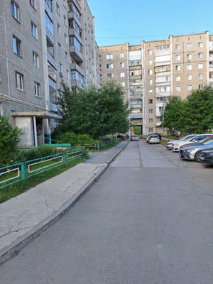 Продам трехкомнатную (3-комн.) квартиру, Захарова ул, 9, Нижний Тагил г