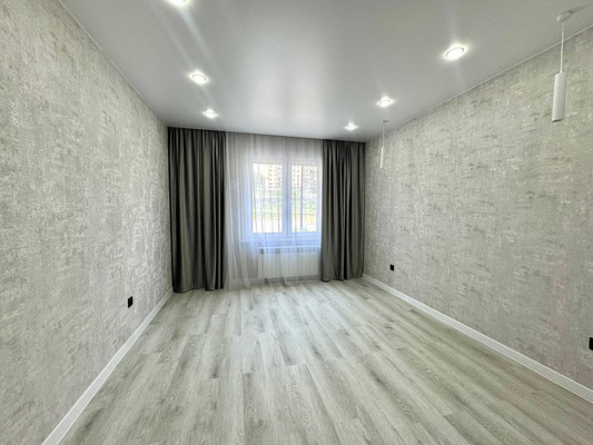 Продам трехкомнатную (3-комн.) квартиру, Ботаника кв-л, 4, Маркова рп