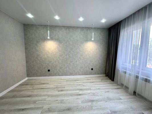 Продам трехкомнатную (3-комн.) квартиру, Ботаника кв-л, 4, Маркова рп