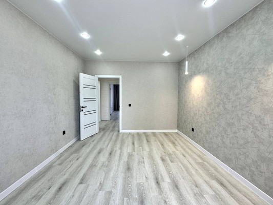 Продам трехкомнатную (3-комн.) квартиру, Ботаника кв-л, 4, Маркова рп