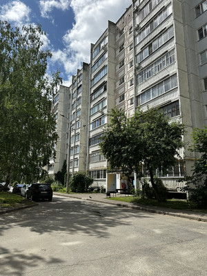Продам двухкомнатную (2-комн.) квартиру, Фатыха Амирхана ул, 77, Казань г