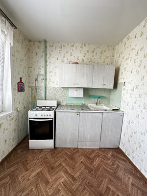 Продам двухкомнатную (2-комн.) квартиру, Фатыха Амирхана ул, 77, Казань г
