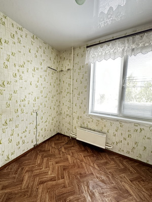 Продам двухкомнатную (2-комн.) квартиру, Фатыха Амирхана ул, 77, Казань г