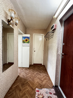 Продам двухкомнатную (2-комн.) квартиру, Фатыха Амирхана ул, 77, Казань г