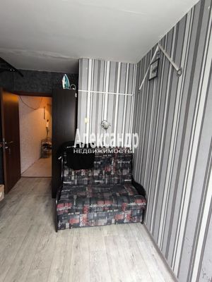 Продам комнату в 3-комн. квартире, Ивана Фомина ул, 13к1, Санкт-Петербург г