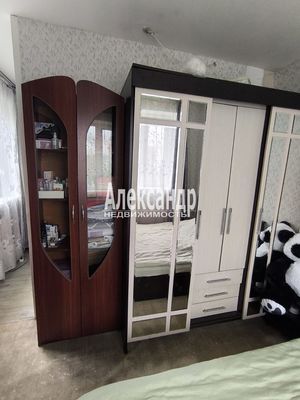 Продам комнату в 3-комн. квартире, Ивана Фомина ул, 13к1, Санкт-Петербург г