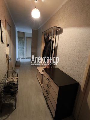 Продам комнату в 3-комн. квартире, Ивана Фомина ул, 13к1, Санкт-Петербург г