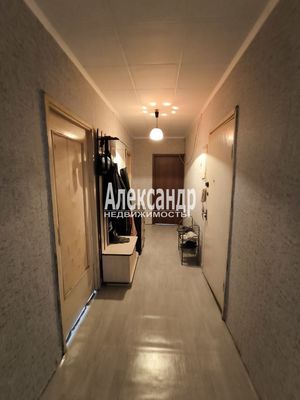 Продам комнату в 3-комн. квартире, Ивана Фомина ул, 13к1, Санкт-Петербург г
