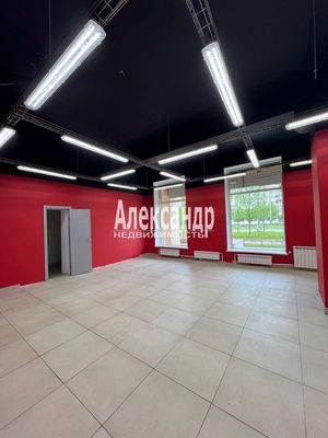 Сдам торговое помещение 108 м2, Богатырский пр-кт, 10, Санкт-Петербург г