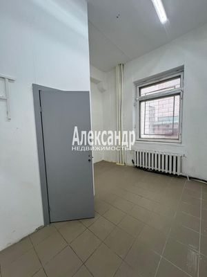 Сдам торговое помещение 108 м2, Богатырский пр-кт, 10, Санкт-Петербург г