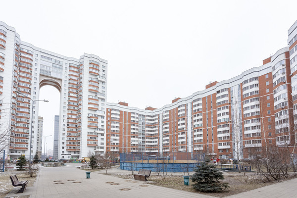 Продам трехкомнатную (3-комн.) квартиру, Мосфильмовская ул, 53, Москва г
