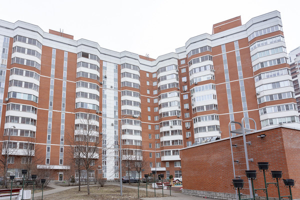 Продам трехкомнатную (3-комн.) квартиру, Мосфильмовская ул, 53, Москва г