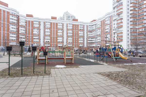 Продам трехкомнатную (3-комн.) квартиру, Мосфильмовская ул, 53, Москва г