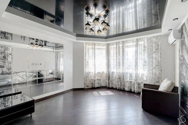Продам трехкомнатную (3-комн.) квартиру, Рождественская ул, 21к1, Москва г
