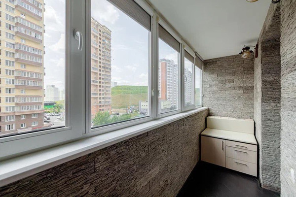 Продам трехкомнатную (3-комн.) квартиру, Рождественская ул, 21к1, Москва г