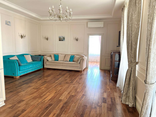 Продам трехкомнатную (3-комн.) квартиру, Киевская ул, 3А, Санкт-Петербург г