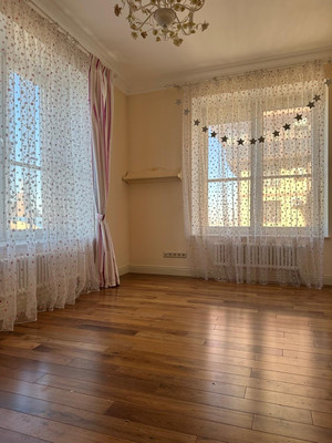 Продам трехкомнатную (3-комн.) квартиру, Киевская ул, 3А, Санкт-Петербург г