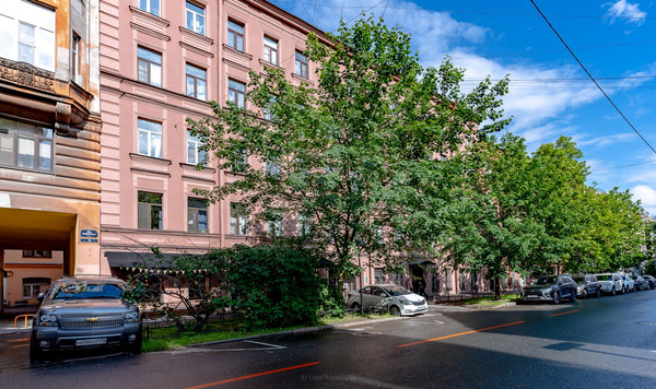 Продам двухкомнатную (2-комн.) квартиру, 20-я В.О. линия, 11А, Санкт-Петербург г