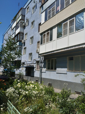 Продам двухкомнатную (2-комн.) квартиру, 50 лет СССР ул, 5, Волгодонск г