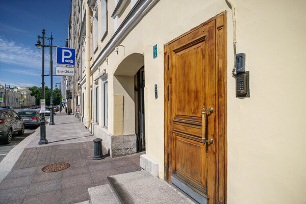 Продам трехкомнатную (3-комн.) квартиру, Гангутская ул, 18, Санкт-Петербург г