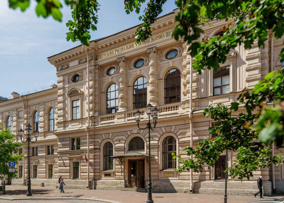 Продам трехкомнатную (3-комн.) квартиру, Гангутская ул, 18, Санкт-Петербург г